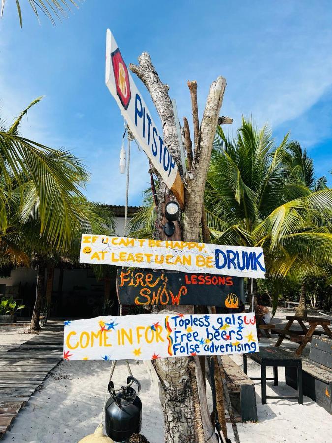 Funky Beach Hostel Sihanoukville Ngoại thất bức ảnh